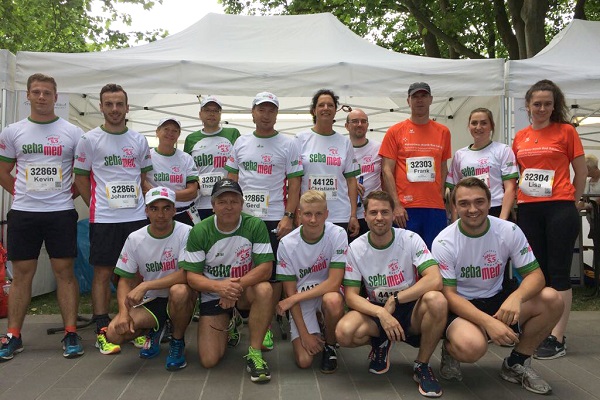 Sportlich unterwegs: das Team von Sebapharma beim Münz-Lauf mit Azubis (Foto: Werk).