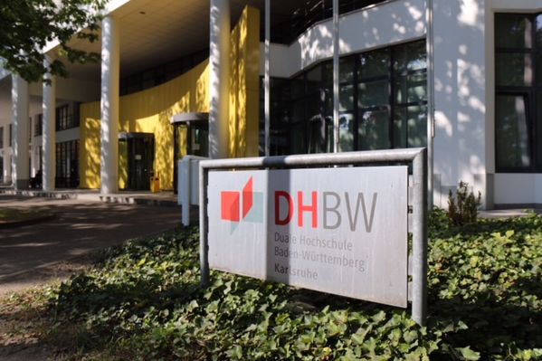 Am 1. März 2009 gegründet führt die DHBW seit über 40 Jahren erfolgreich ds duale Modell der früheren Berufsakademie Baden-Württemberg fort.  (Foto: Heike Marburger) 