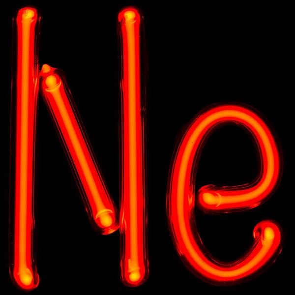 Neon: Das Element leuchtet je nach Druck in der Röhre in verschiedenen Farben. Foto: Pslawinski CC Wikipedia