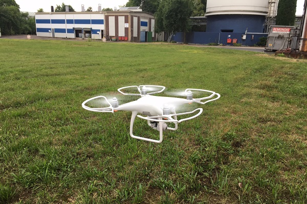 Die Kamera-Drohne von ICL hebt ab -  auf zum Flug in Sachen Sicherheit (Foto: Udo Lutz, ICL Ludwigshafen).