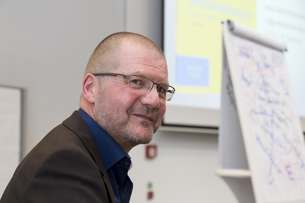 Seinen Vortrag hielt Stritzelberger auf dem 2. Berufskompass Chemie, einer Info-Veranstaltung über Weiterbildung für die Berufseinsteiger in der Chemie-Industrie (Foto: Hasübert).