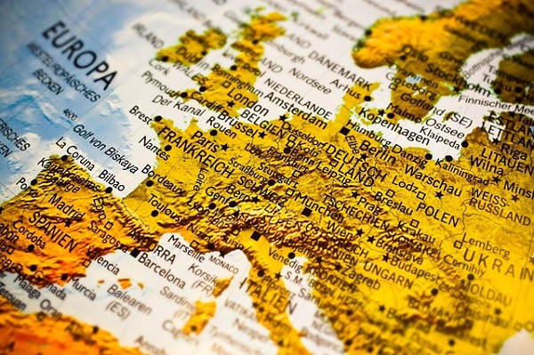 Die Europäische Union ist eine Gemeinschaft aus 28 Mitgliedstaaten mit einer halben Milliarde Einwohnern. Der EU-Binnenmarkt der größte gemeinsame Wirtschaftsraum der Welt (gemessen im BIP). (Foto: MichaelGaida via pixabay, CC0)